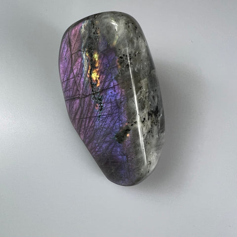 Labradorit helle Matrix