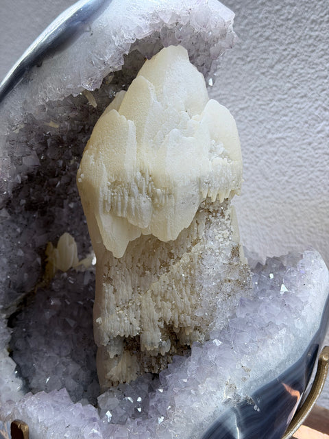 Amethyst mit einem Zepter-Calcit