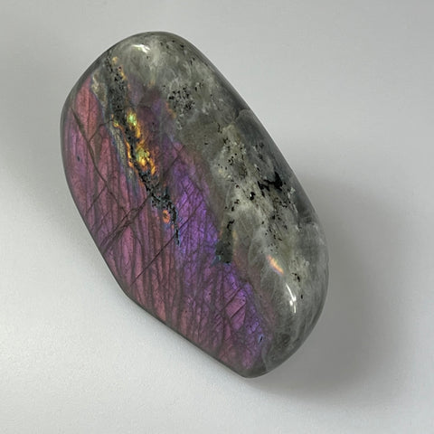 Labradorit helle Matrix